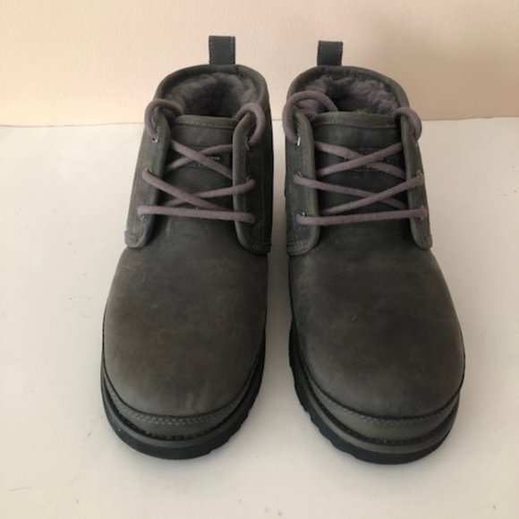 UGG Neumel Waterproof Leather Boot. Chukka. Size: 7 - Picture 3 of 13